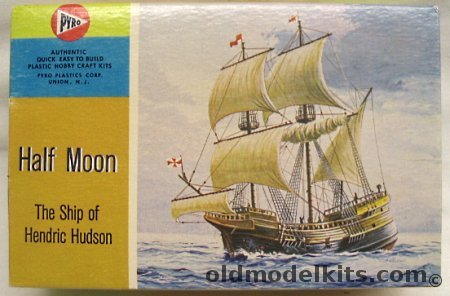 Pyro Half Moon The Ship of Hendric Hudson, C366-50 plastic model kit